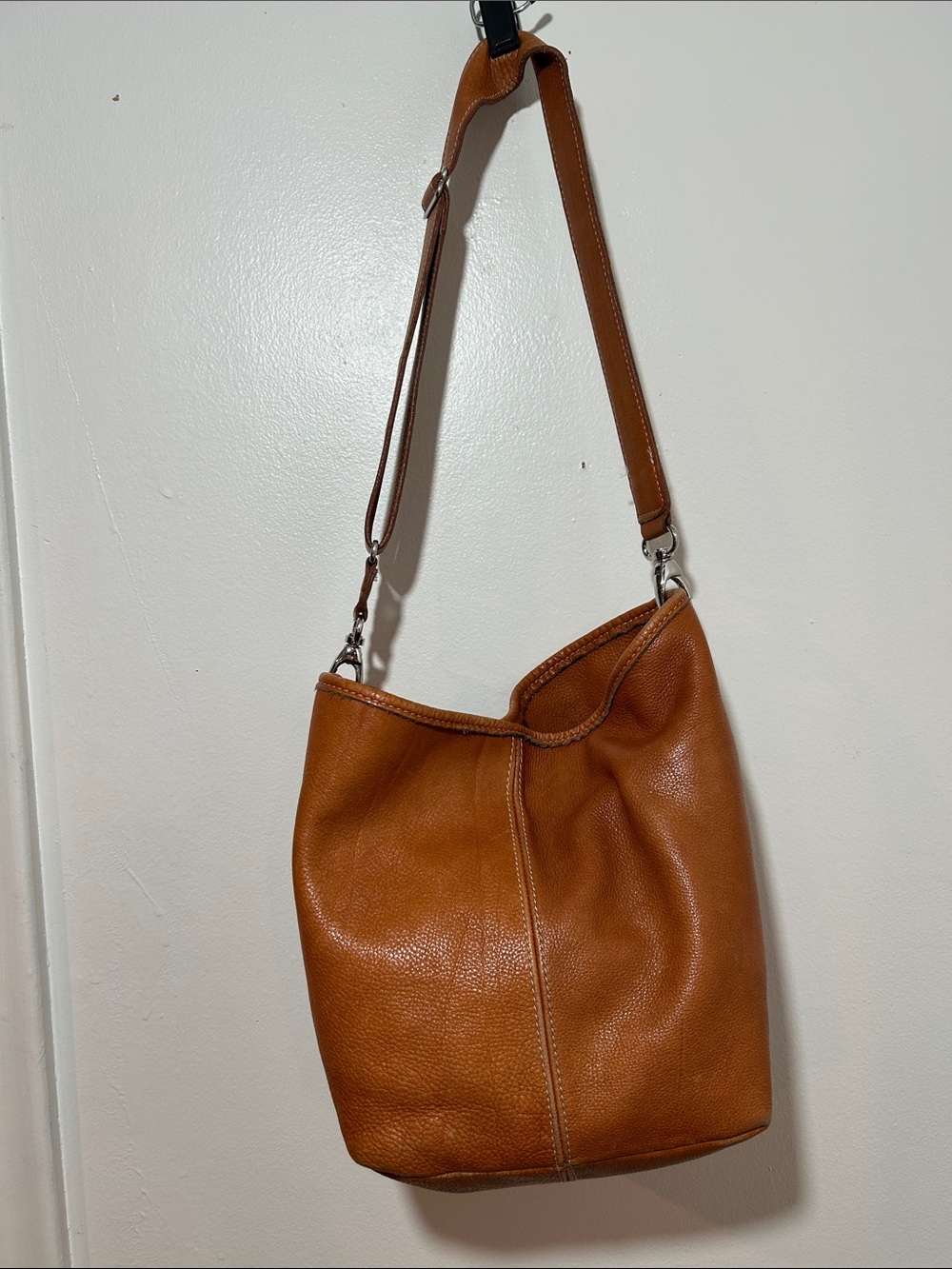 Vintage Roots Leather Shoulder Hobo Bag in Tan